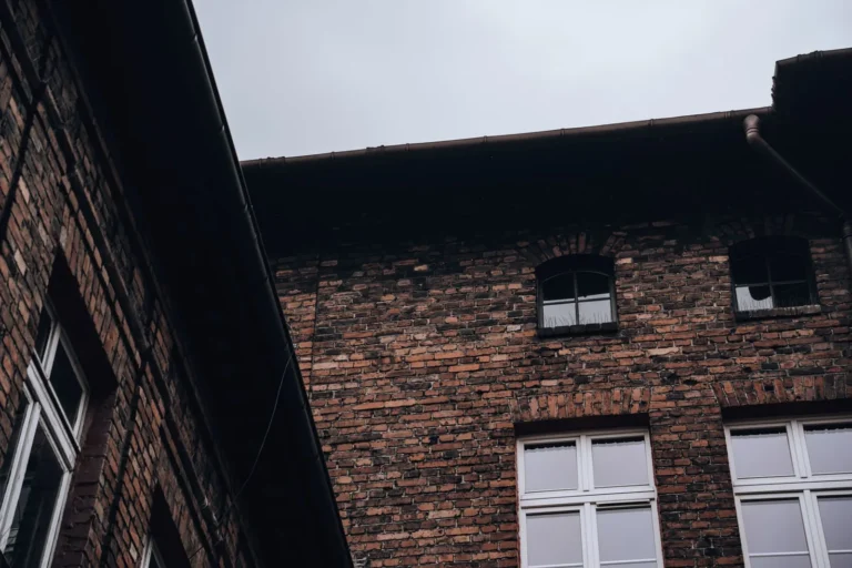 Gutter Installation Cost Per Foot: What You’ll Pay in 2025